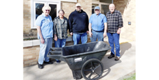 City of Fulda receives wheelbarrow
