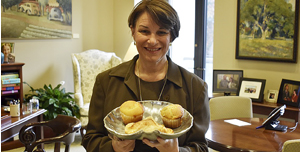 Klobuchar features Slayton  Bakery at Minnesota Morning